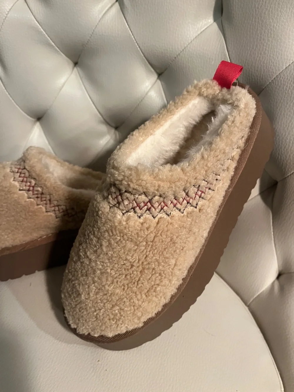 Teddy Plush faux Sherpa Platform- slides Beige Brown Sole Size 7/7.5 - Picture 2 of 8